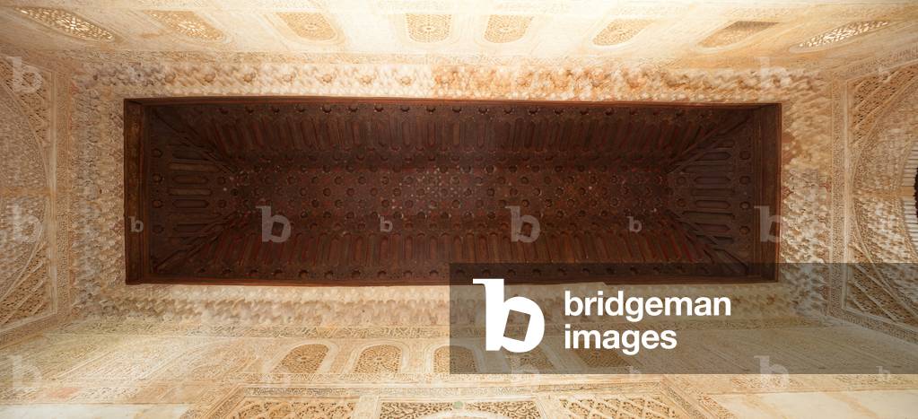 Generalife. Interior. Wall decoration. A wooden ceiling.