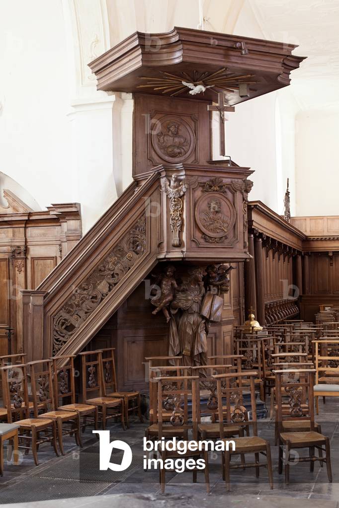 Parish church (Rozebeke, O.L.Vr. Bezoekingkerk). Interior. The pulpit.