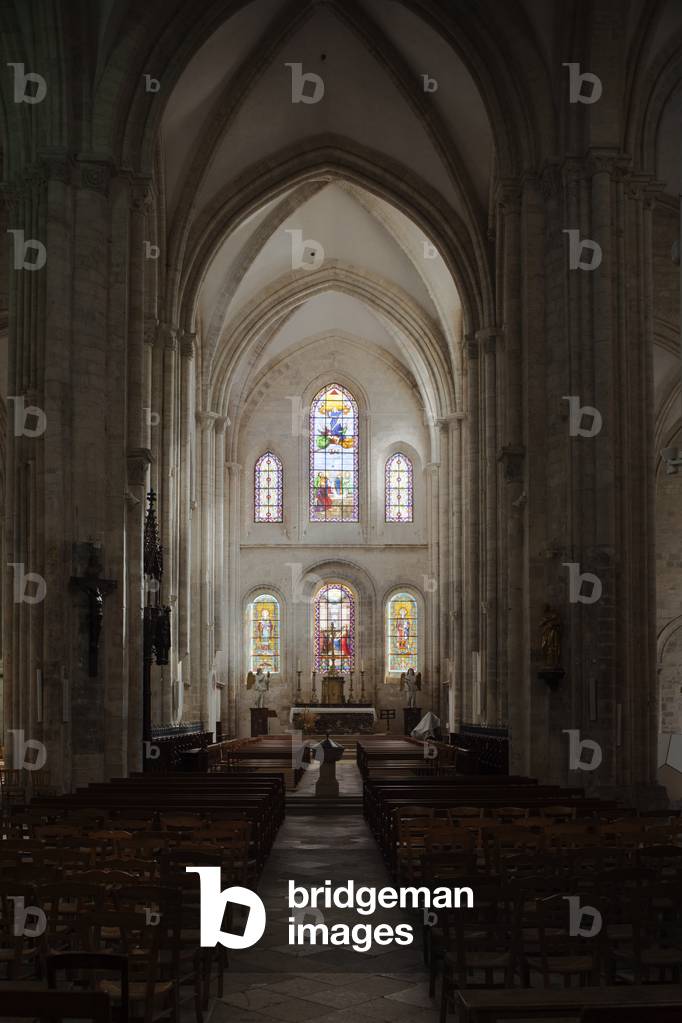 Collegiate church (Collégiale Notre-Dame-du-Fort). Interior. The choir. Romanesque. 12th century.