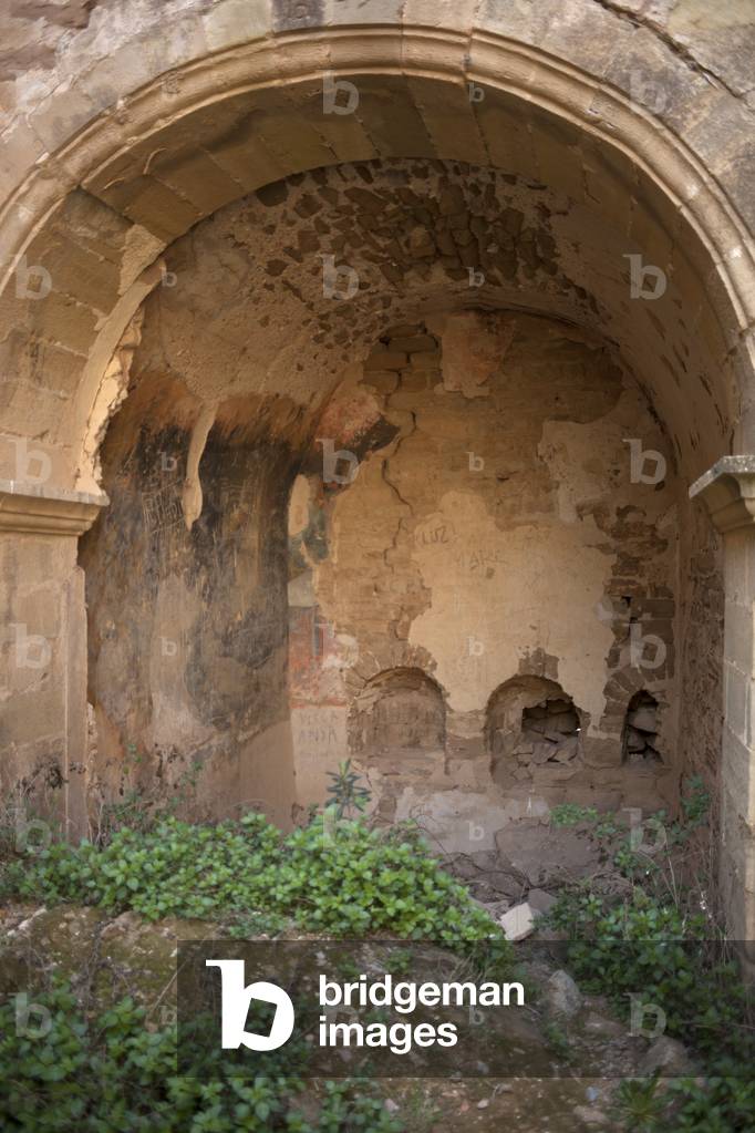 Castle (Castell de Montmagastre). The church. South apse. A chapel. Ruins.