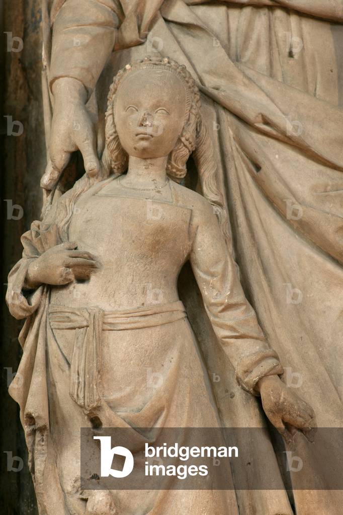 Cathedral (Cathédrale Saint-André). Interior. Statue. A woman with a girl.