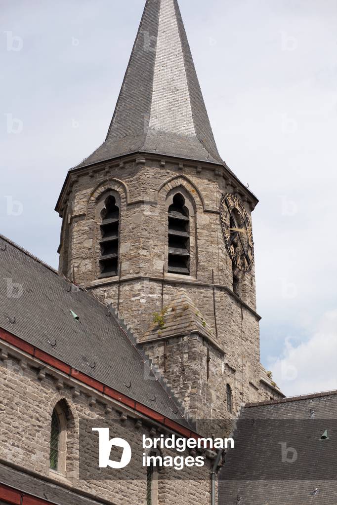 Parish church (Sint-Pietersbandenkerk (Semmerzake). Exterior. Â£The tower over the crossing. Romanesque.