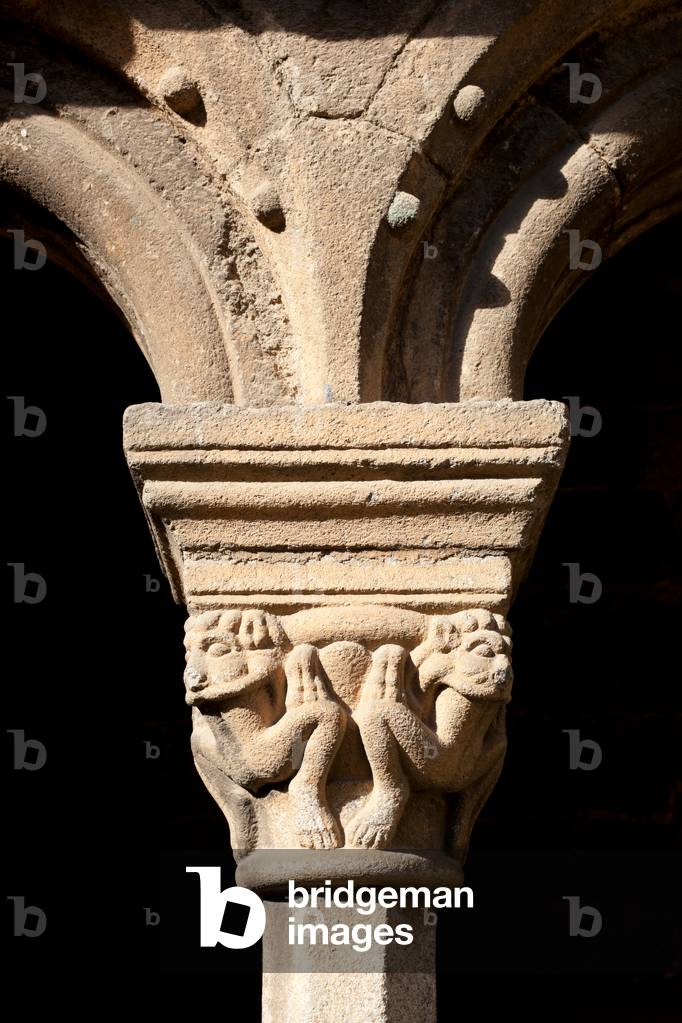Cathedral. The cloister. A capital. Romanesque. 12th century.