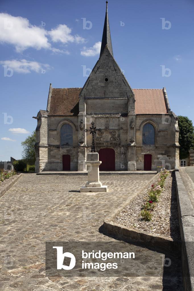 Parish church (Église Saint-Pierre-ès-Liens). Exterior. The west façade.
