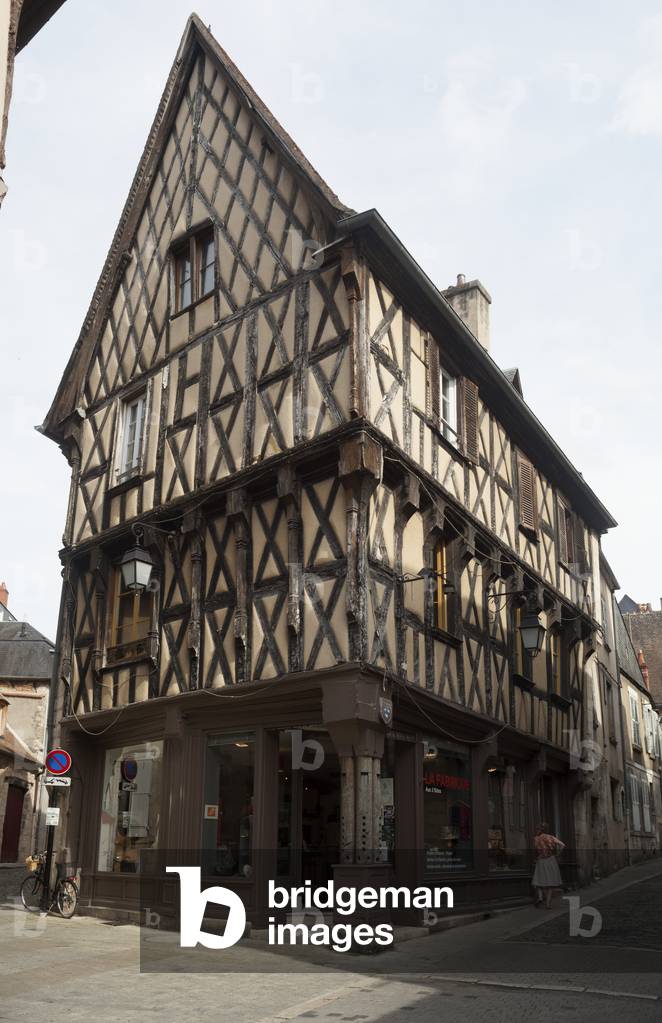 A fouse façade. Timberwork.