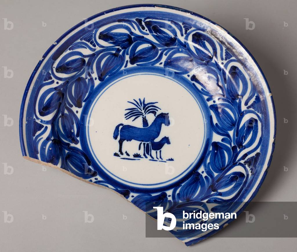 A dish. Ceramic work. Blue decoration. 19th century. Museum inventory no: 2044.