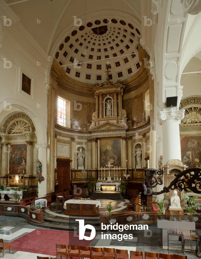 Parish church (Sint-Stefanuskerk, (Kerk Paters Augustijnen). Interior. Baroque. The main altar.