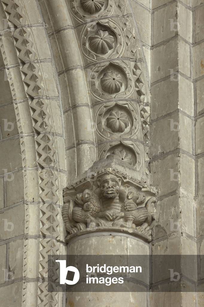 Church (Eglise de la Trinité). Interior. A capital.