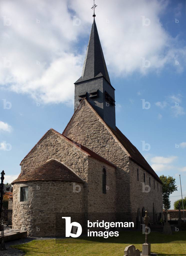 Church (L'église Saint-Éleuthère). Romanesque.