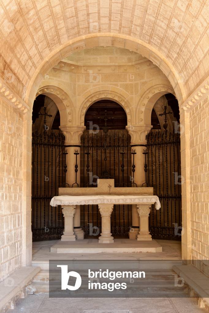 Ribelles. The family chapel. Interior. The nave. Modernism/eclecticism.