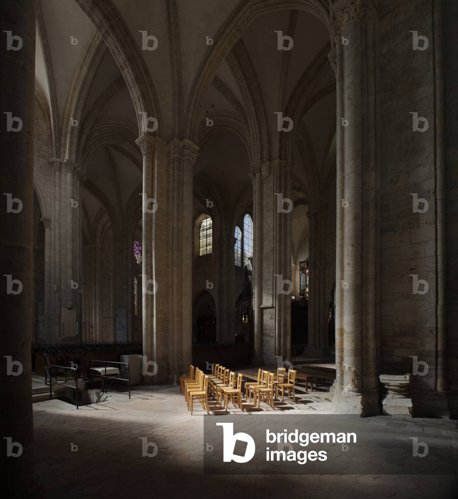 Collegiate church (Collégiale Notre-Dame-du-Fort). Interior. The nave. East to west. Gothic. 12th century.