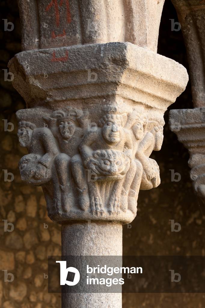 Cathedral. The cloister. A capital. Romanesque. 12th century.