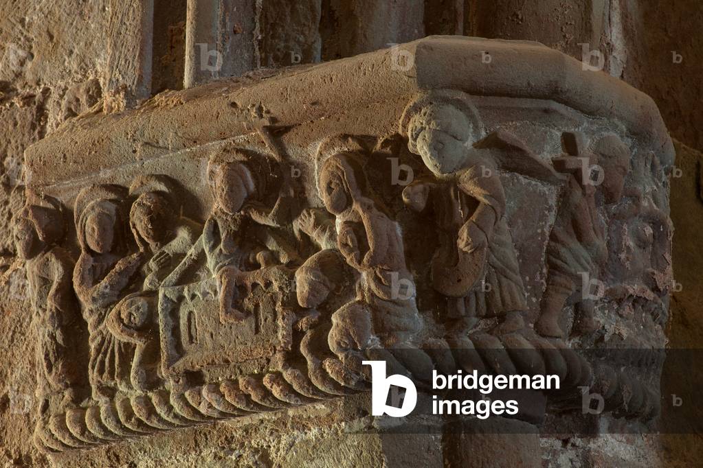 Priory (Priorat de Santa Maria). The church. Interior. A capital. Romanesque. 1082.