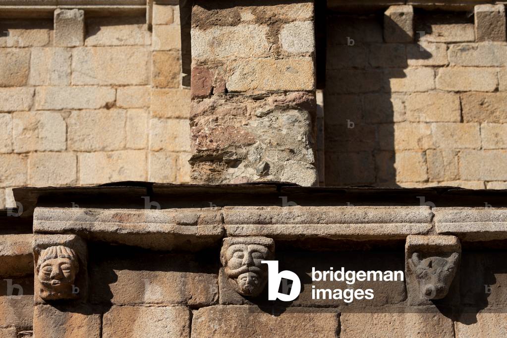 Cathedral. Exterior. The south wall. A frieze. Romanesque. 12th century.