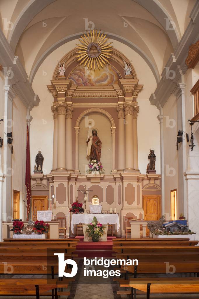 Parish church (Església de Sant Jaume). Interior. The nave. The high altar.