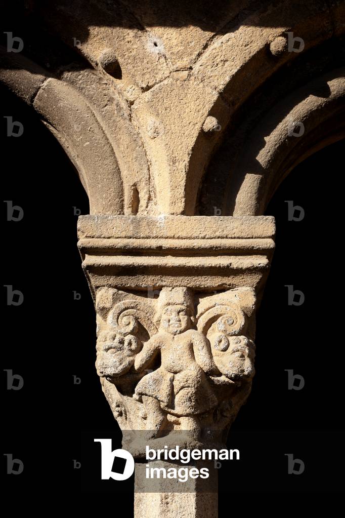 Cathedral. The cloister. A capital. Romanesque. 12th century.