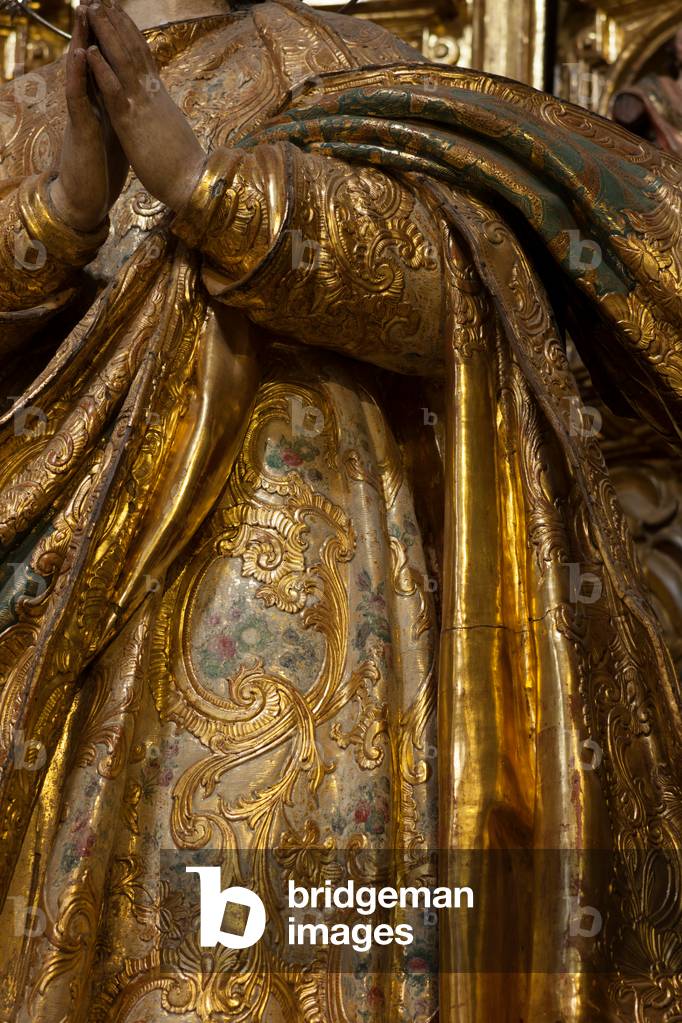 Parish church (Iglesia Santa Cruz). Former cathedral. Interior. The choir. The altarpiece. Detail. Central figure. Holy Mary. The rope polychromy. Baroque.
