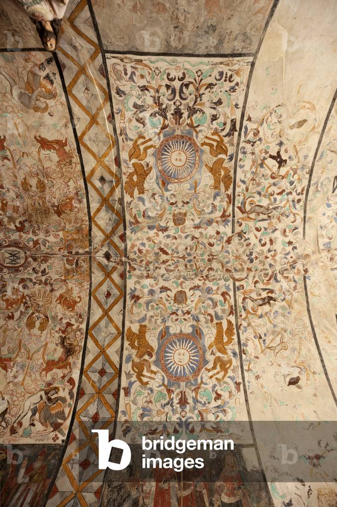 Parish church (Església de la Mare de Déu de Solers). Interior. The nave, the ceilings. Mural paintings. 16th century (?).