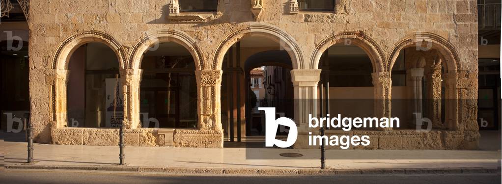 Former hospital (Antic Hospital de Santa Tecla). Exterior. Façade. Detail.