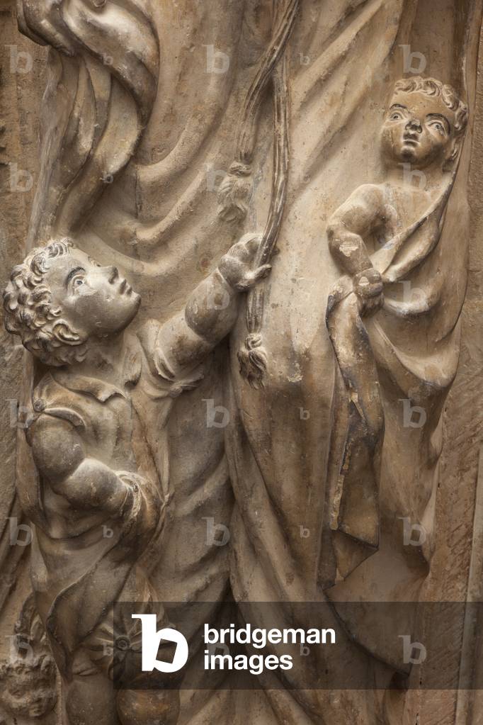 Cathedral Catedral de Nuestra Señora de la Huerta. Exterior. The north portal. Juan de Talavera. Detail. The voussoir: central figure. Late baroque.