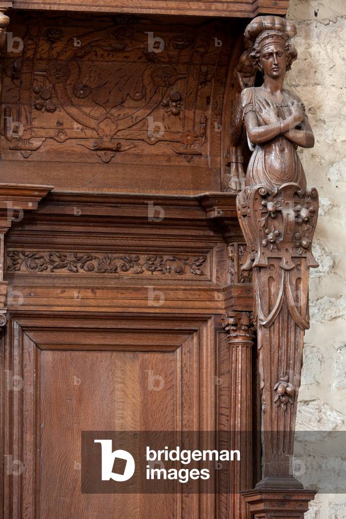Collegiate church. Interior. Choir. Seating. Renaissance. Wood. Detail. Sculpture.