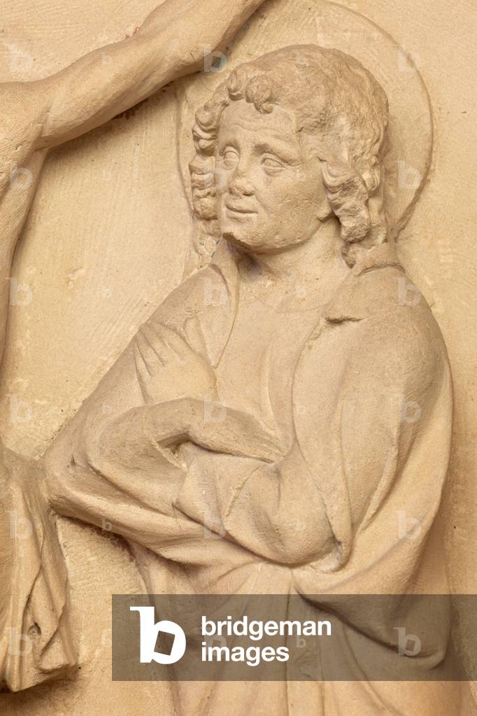 Tomb of Bernard Brun, dean of the cathedral. 14th century. White stone. Detail of a medaillon. Bas-relief.