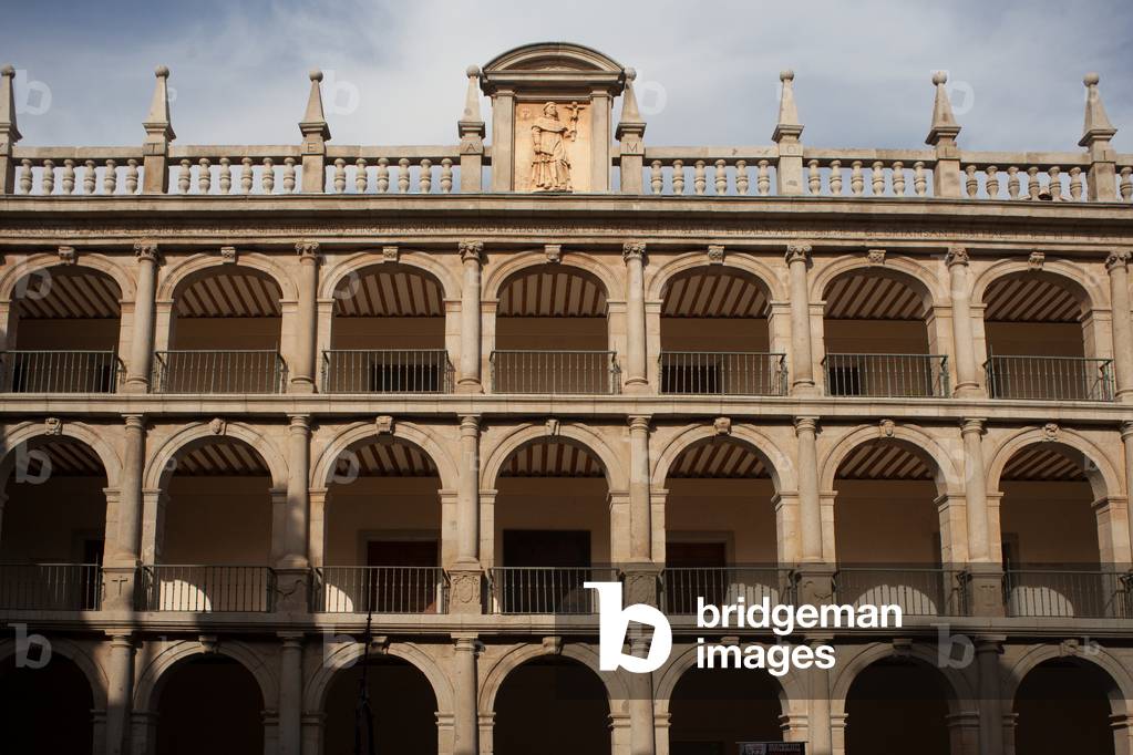 Main faculty (Colegio Mayor de San Ildefonso). Patio.