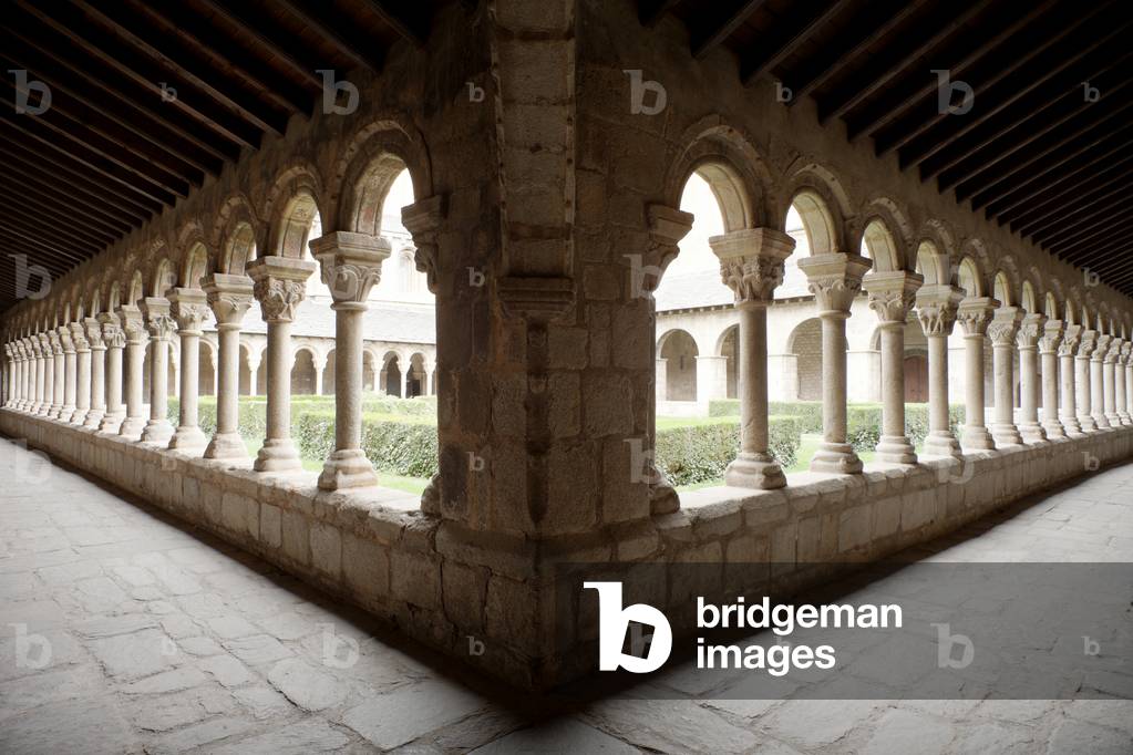 Cathedral. The cloister. Romanesque. 12th century.