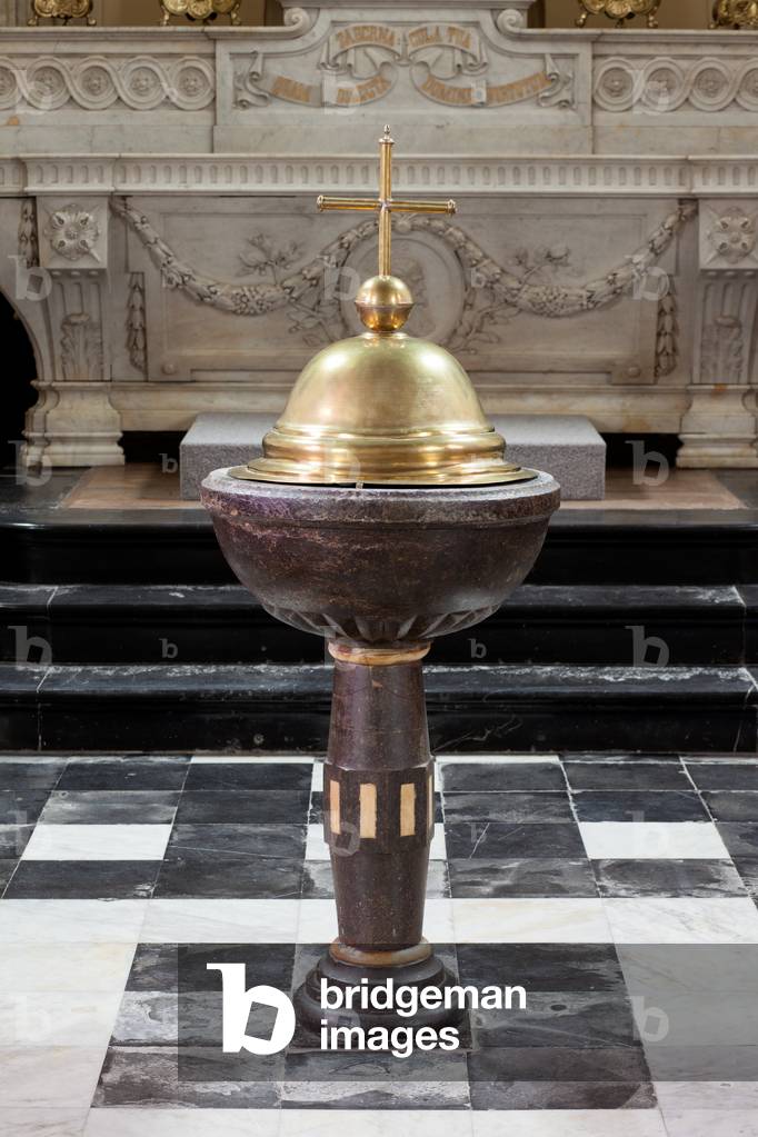 Parish church (Sint-Bavokerk). Interior. The font.