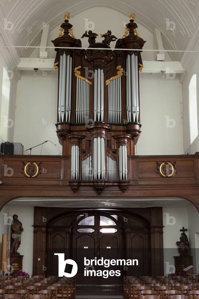 Church (Eglise Saint-Martin). Interior. The organ.