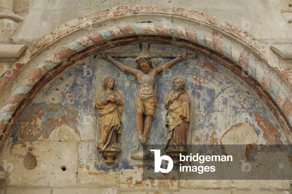 Tympanum with Crucifuxion scene (stone)