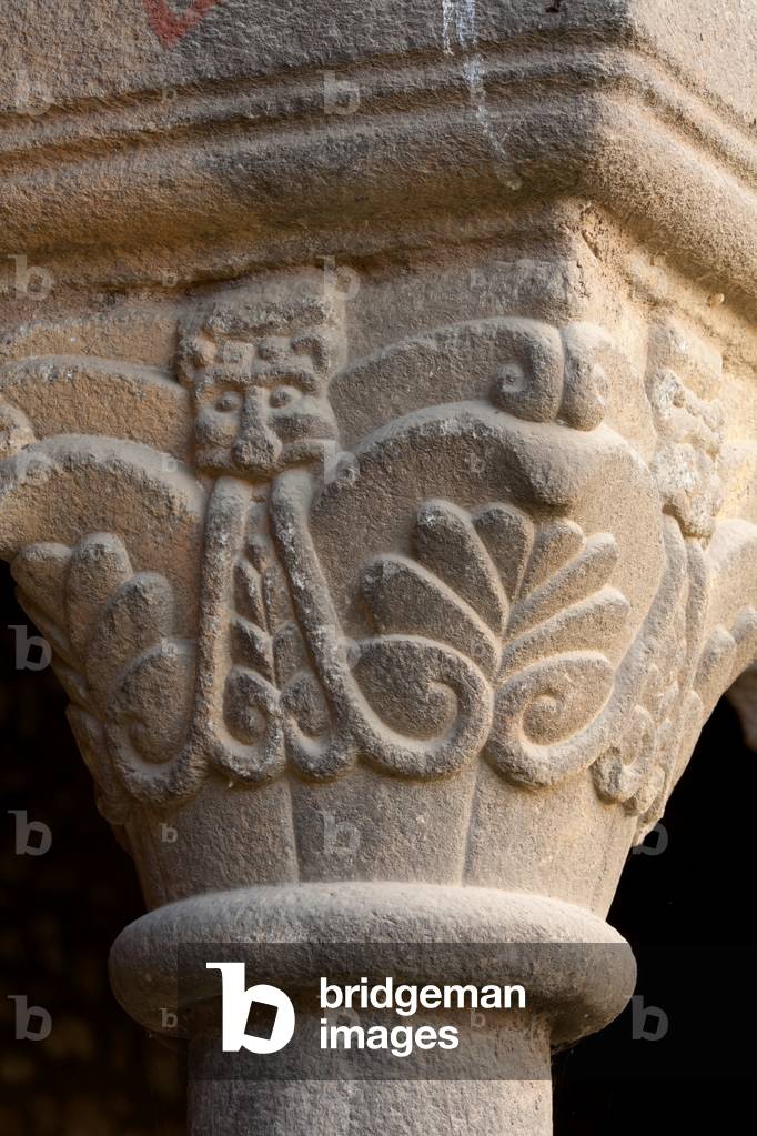 Cathedral. The cloister. A capital. Romanesque. 12th century.