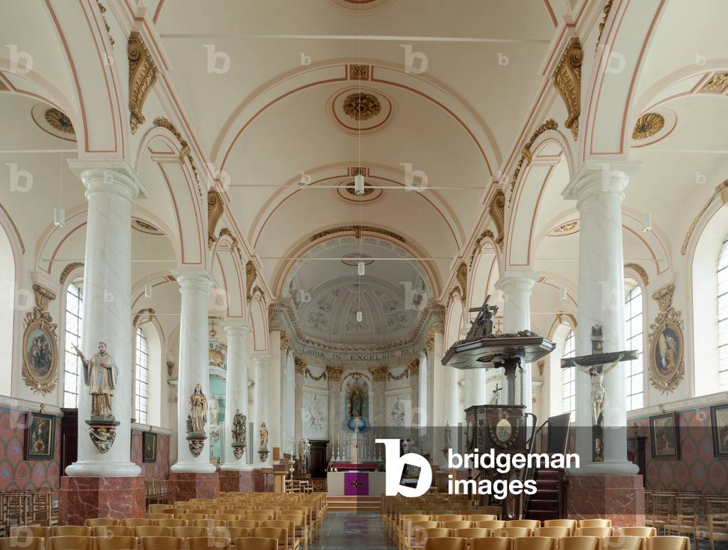 Parish church (Onze-Lieve-Vrouw Hemelvaartkerk). Interior.