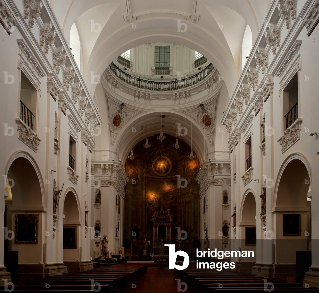 Church (Iglesia de San Ildefonso). Interior. The nave.