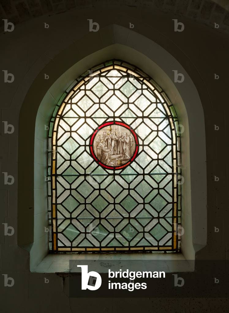 Former monastery (Zwartzusterklooster). The cloister. A stained glass window. Scene of Our Lady of Sorrows. The Loss of the Child Jesus in the Temple of Jerusalem.