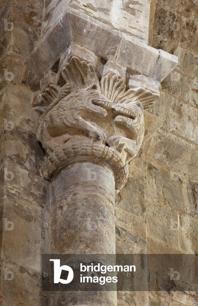 Church Església de Santa Maria de Covet. Interior.The nave. A capital.  Romanesque. 12th century.