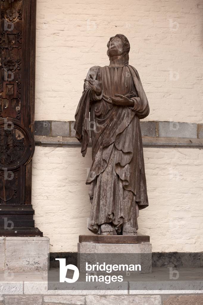 Church (Eglise Saint-Martin). Exterior. A Calvary. 16th century.