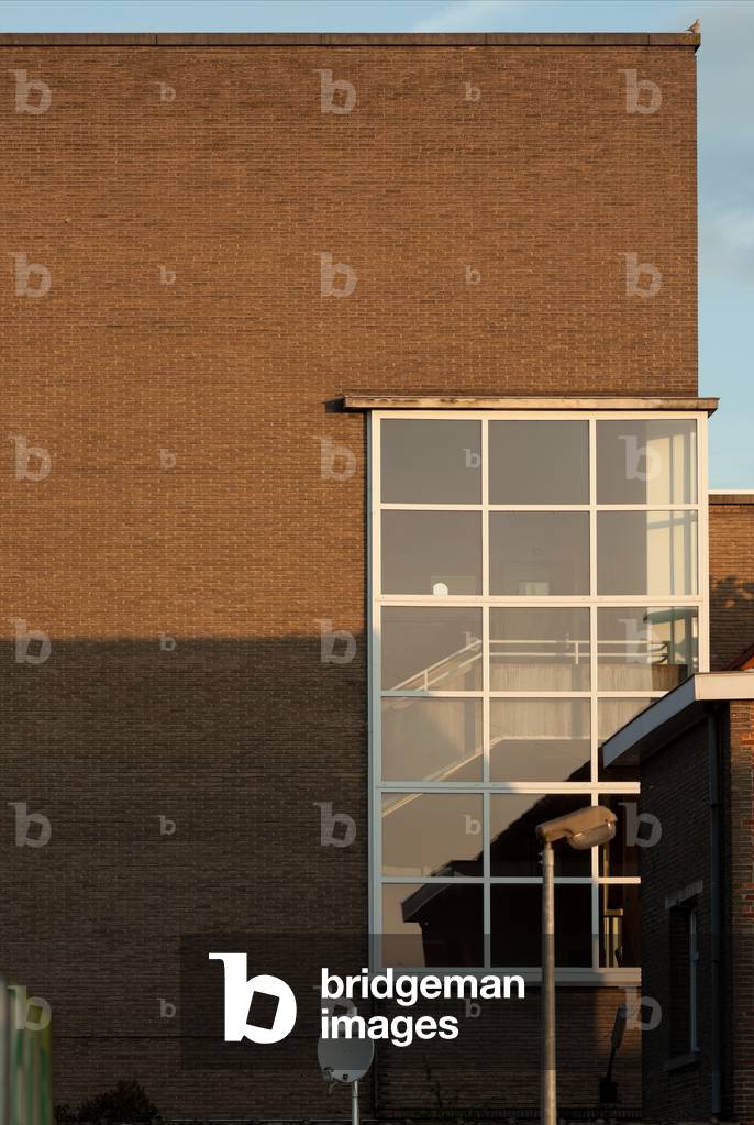 Fortstraat. School complex ( Koninklijk Atheneum). Exterior. Detail of the façade. 1954 (?).