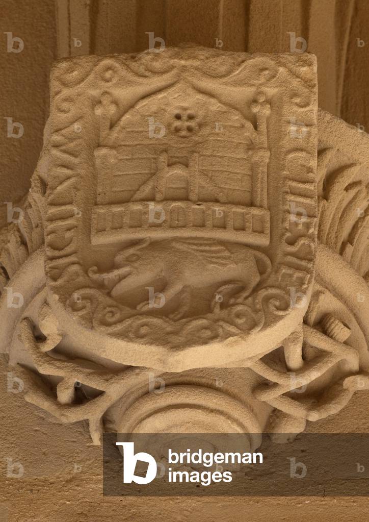 Church (Iglesia de Santa Maria de los Reales Alcázares). The cloister. A corbel. An escutcheon.