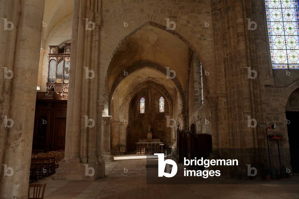 Collegiate church (Collégiale Notre-Dame-du-Fort). Interior. North aisle. Gothic. 12th century.