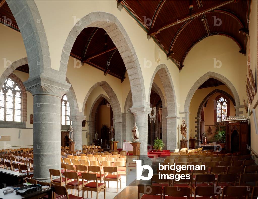 Tiegem. Parish church (Sint-Arnoldus). Interior. South aisle and the nave.