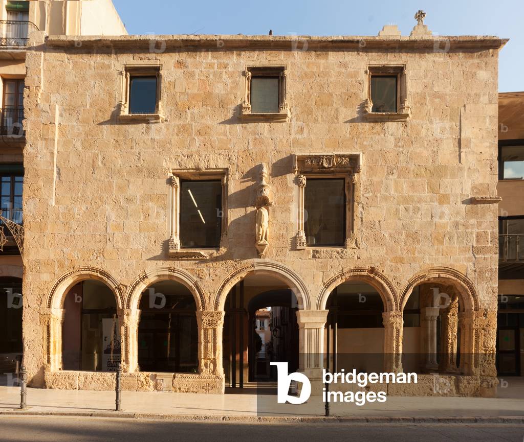 Former hospital (Antic Hospital de Santa Tecla). Exterior. Façade.