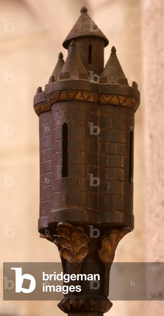 Cathedral (Cathédrale Saint-Pierre-et-Saint-Paul). Interior. The apse chapel. Detail of the fence. Gothic. 13th century.