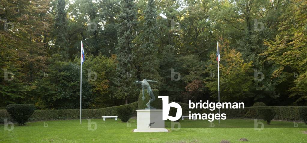 Dutch war memorial (Nederlands Ereveld/Cimetière d'Honneur Néerlandais).