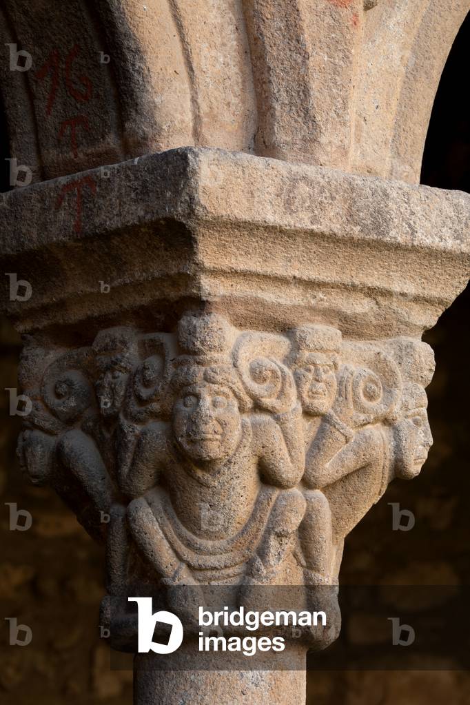 Cathedral. The cloister. A capital. Romanesque. 12th century.