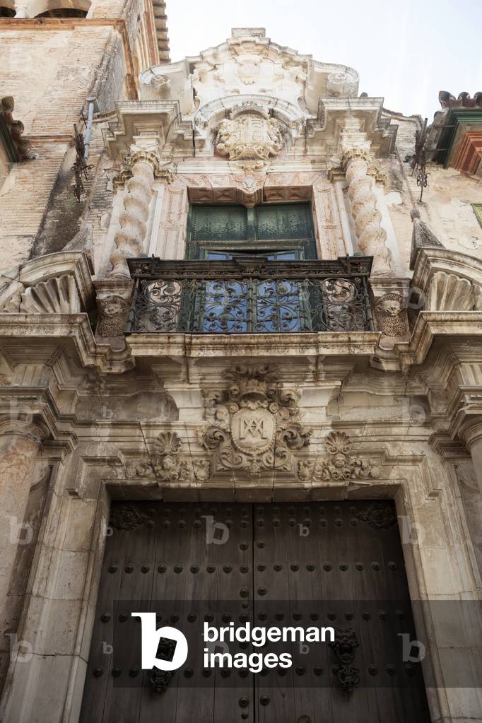 Calle Emilio Castelar. Palace (Palacio de los Marqueses de Peñaflor). The portico.