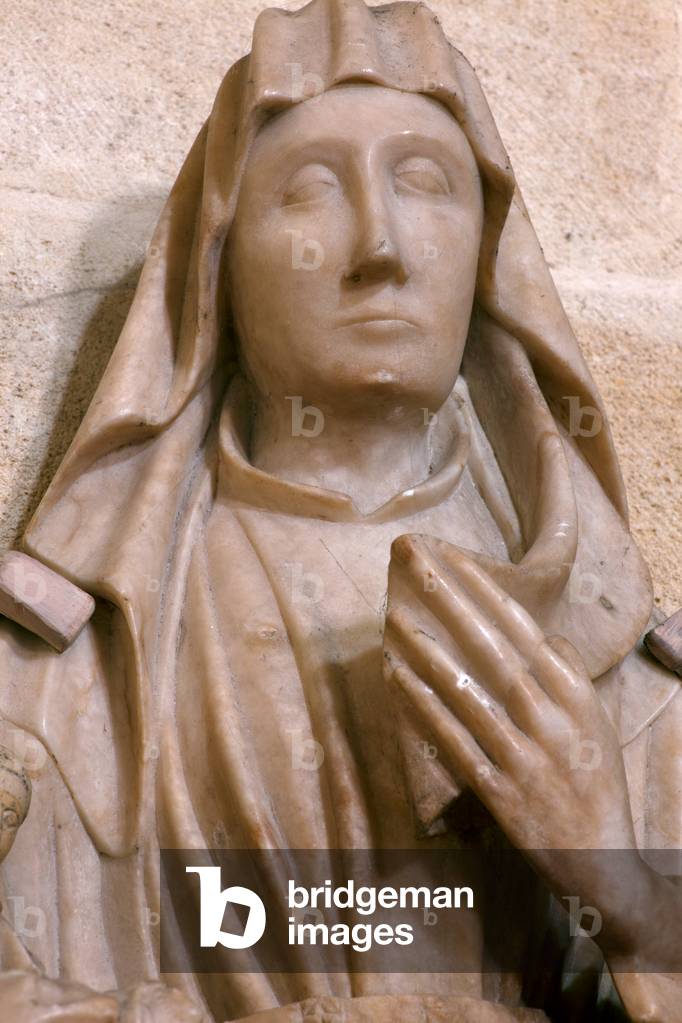 Parish church (Église Saint-André-du-Nom-de-Dieu de Saint-André-de-Cubzac). Interior. A statue. Pieta (Notre Dame du Cubzagais). Detail.