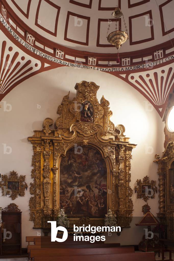 Iglesia de San Juan. Interior. West. An altarpiece.