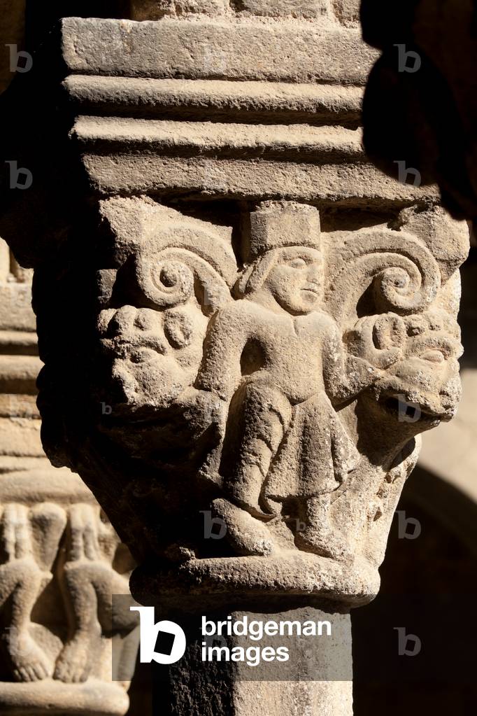 Cathedral. The cloister. A capital. Romanesque. 12th century.
