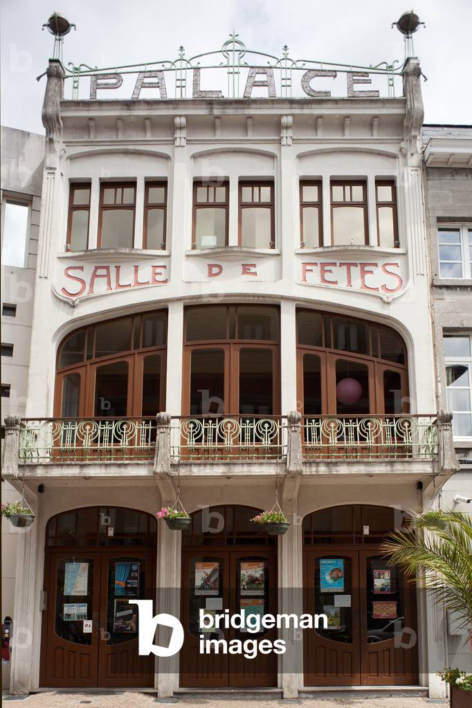 Private house facade (Salle de Fêtes).